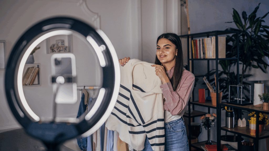 The role of influencer partnerships in women’s fashion paid ads